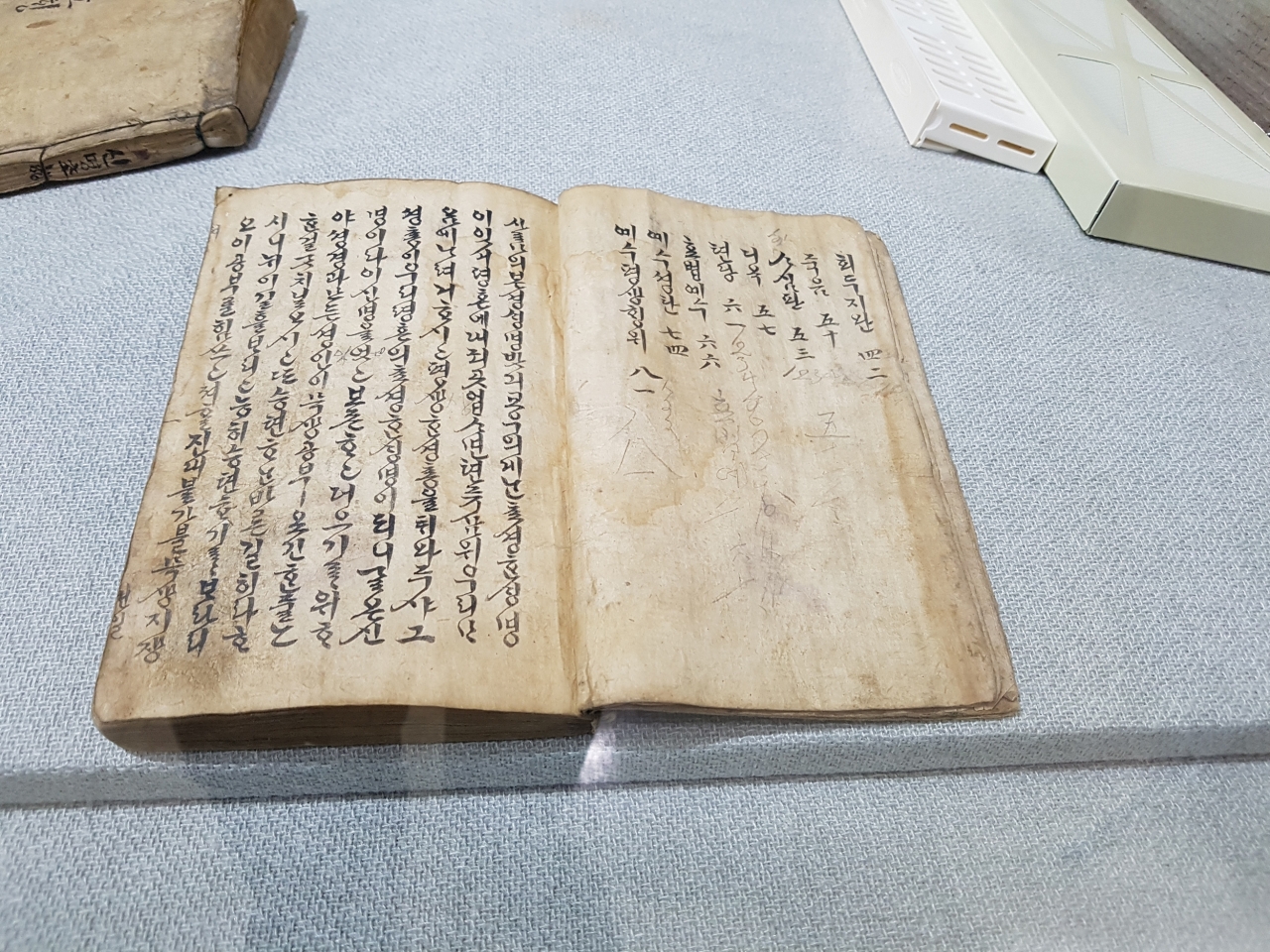 선문대 한국성서박물관 성서 전시 모습 (사진 : 나경화 기자)